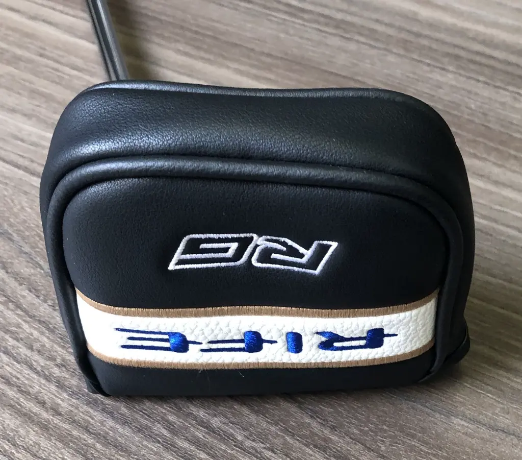 COUVRE PUTTER RG7 .webp