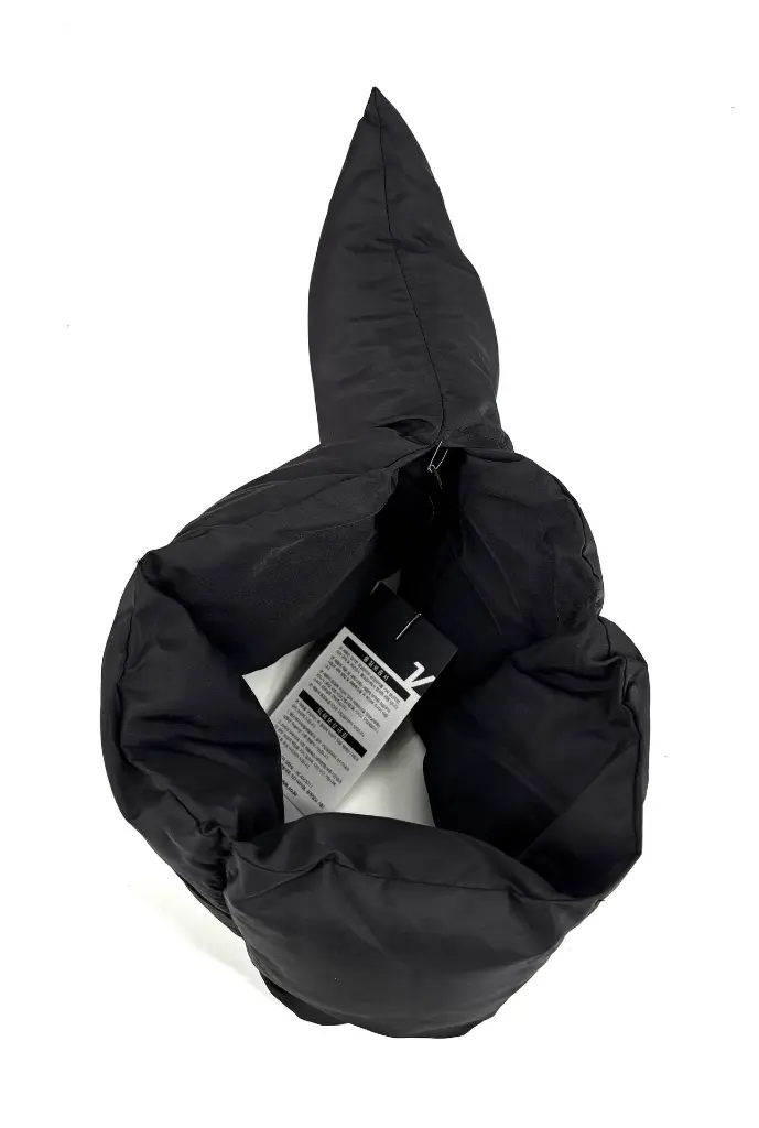 Echarpe noire Volvik 7.webp
