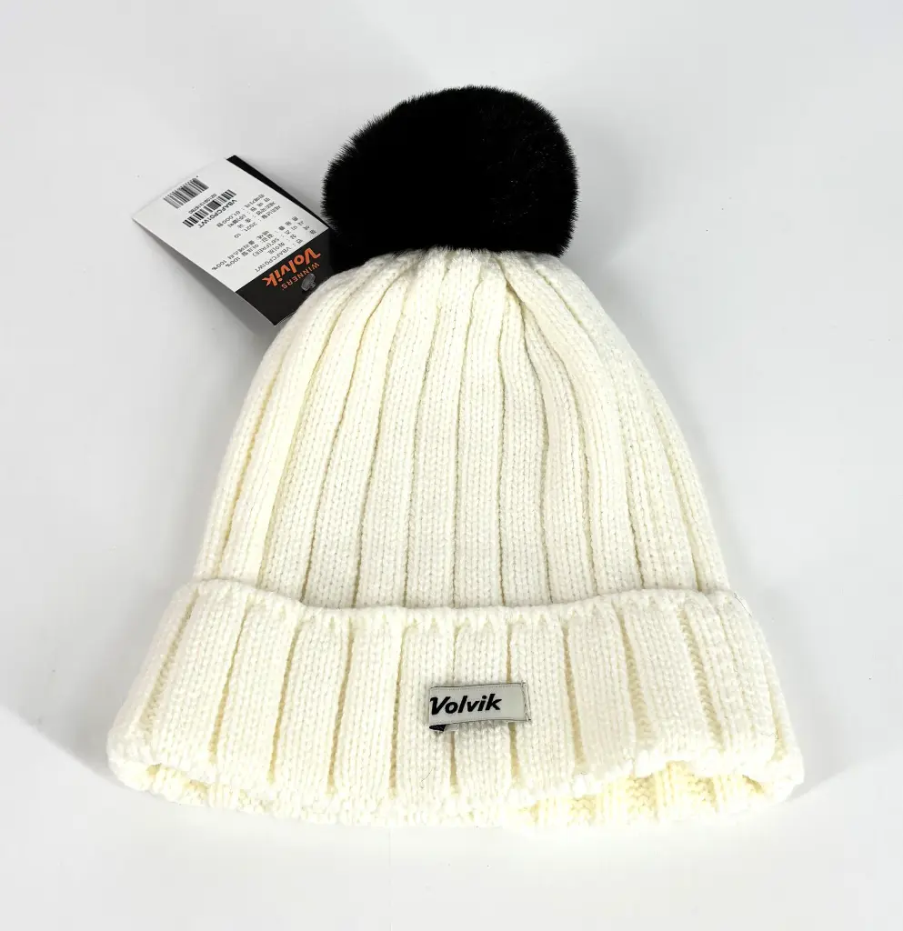Bonnet blanc femme 2.webp